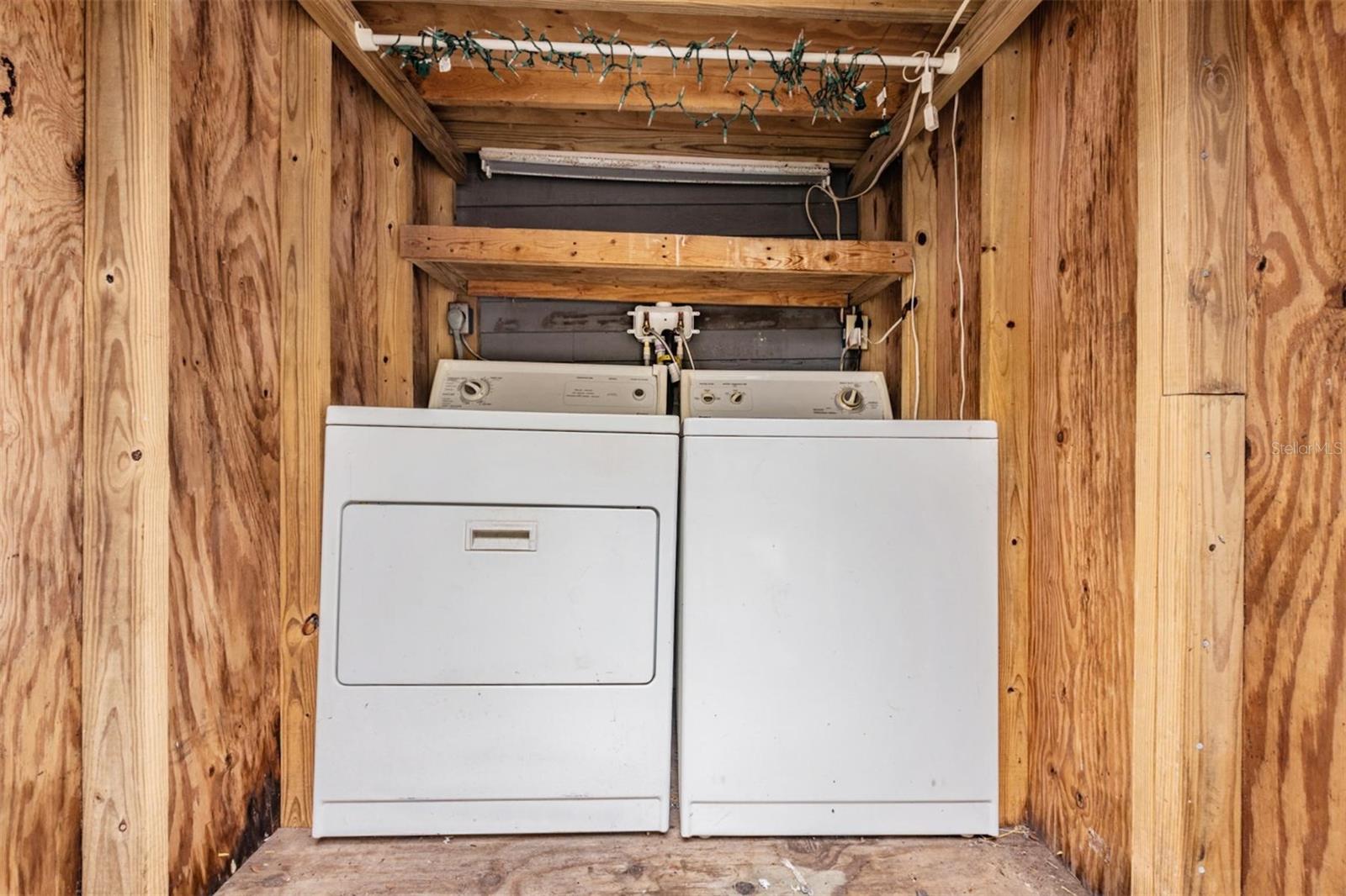 EVELYN CITY - Residential Lease