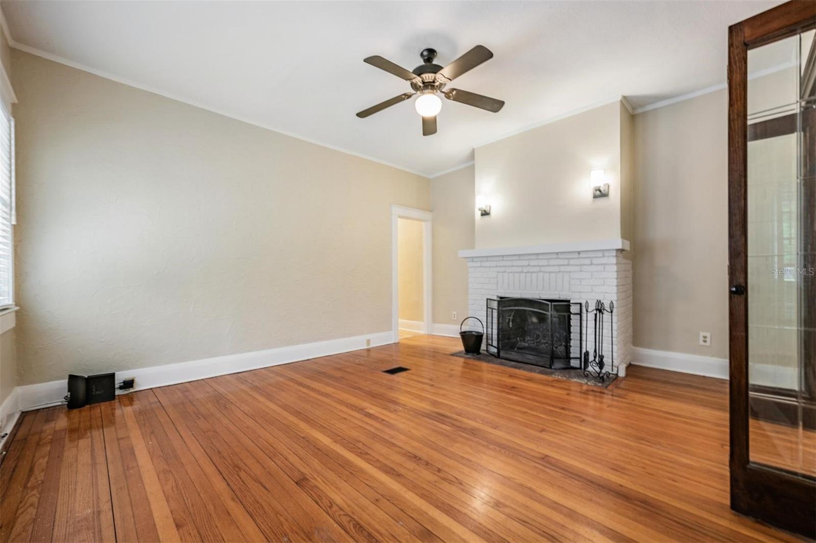 EVELYN CITY - Residential Lease