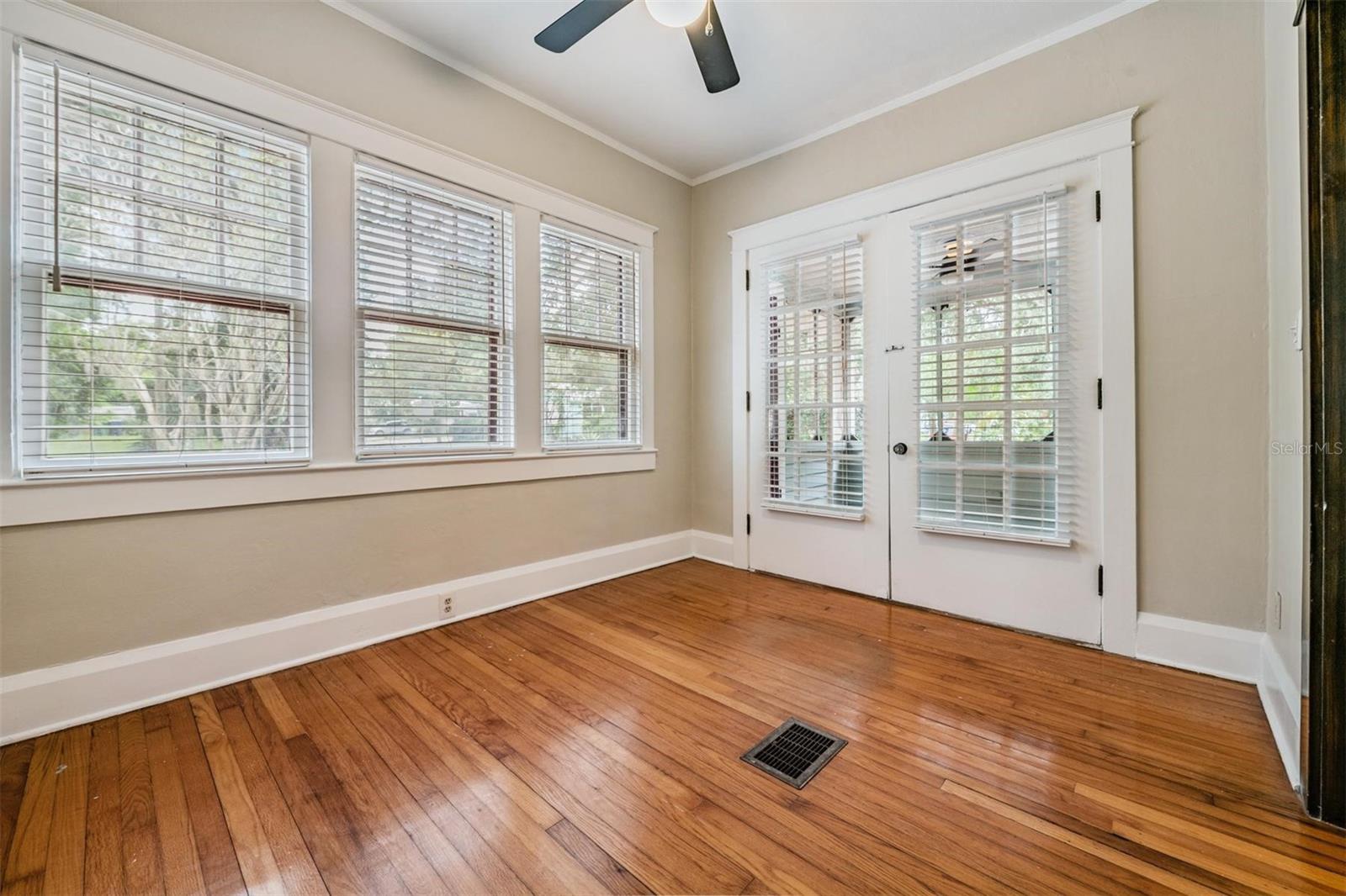 EVELYN CITY - Residential Lease