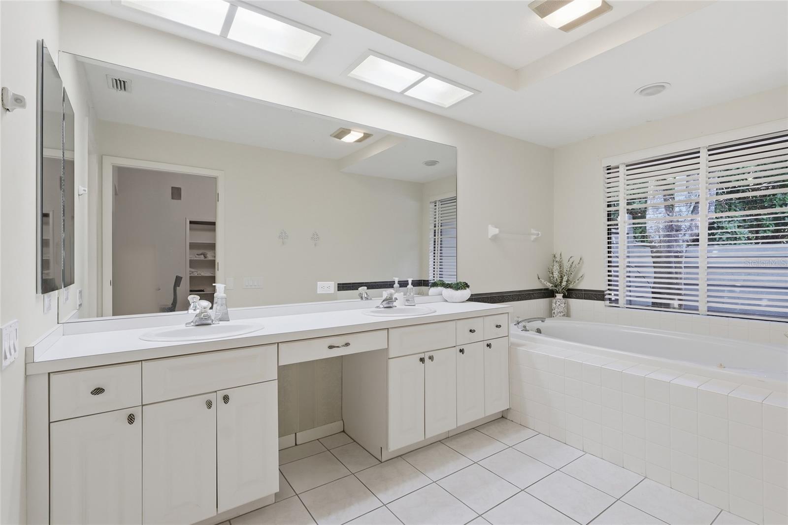 SADDLEBROOK - Residential