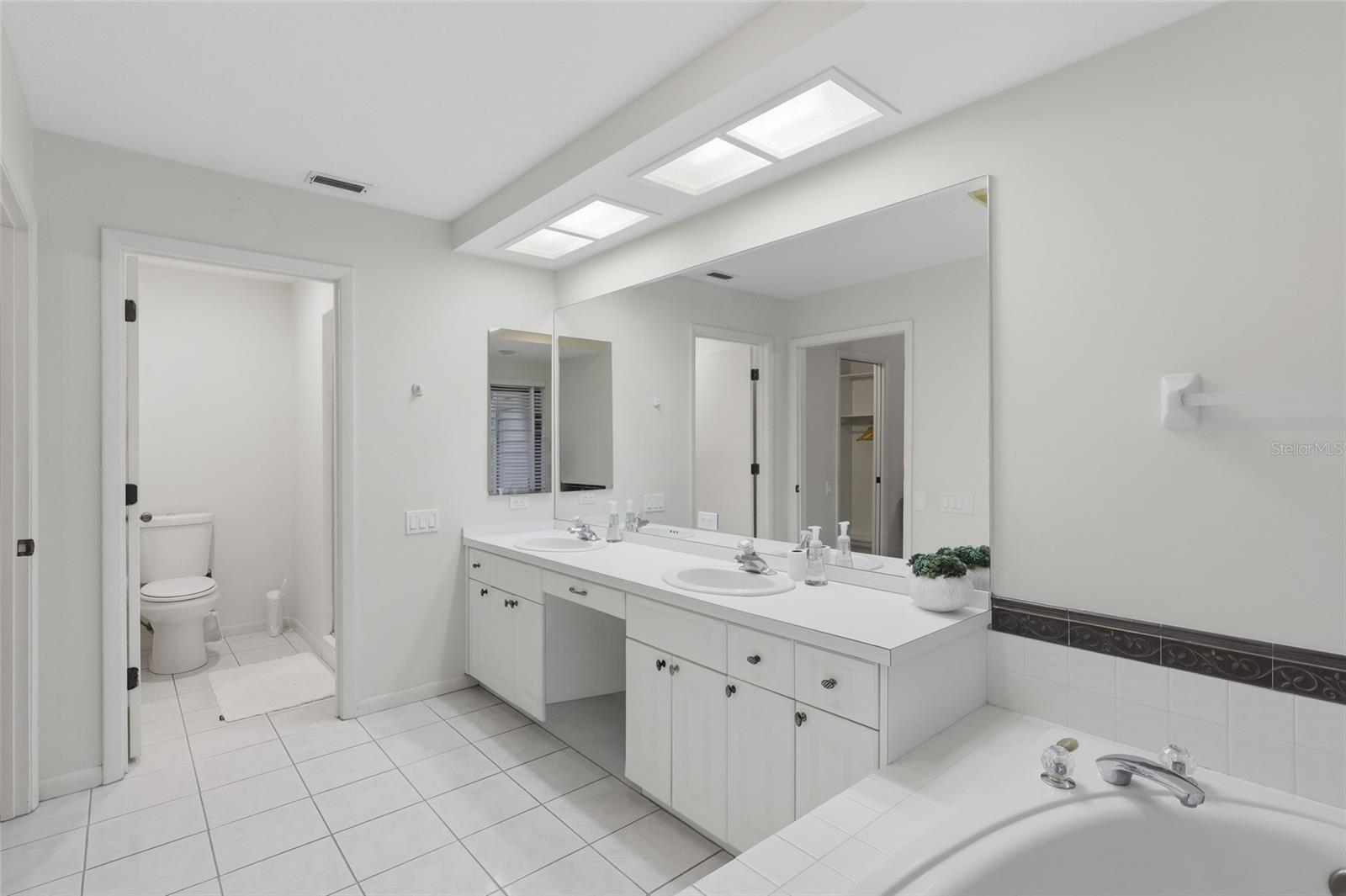 SADDLEBROOK - Residential