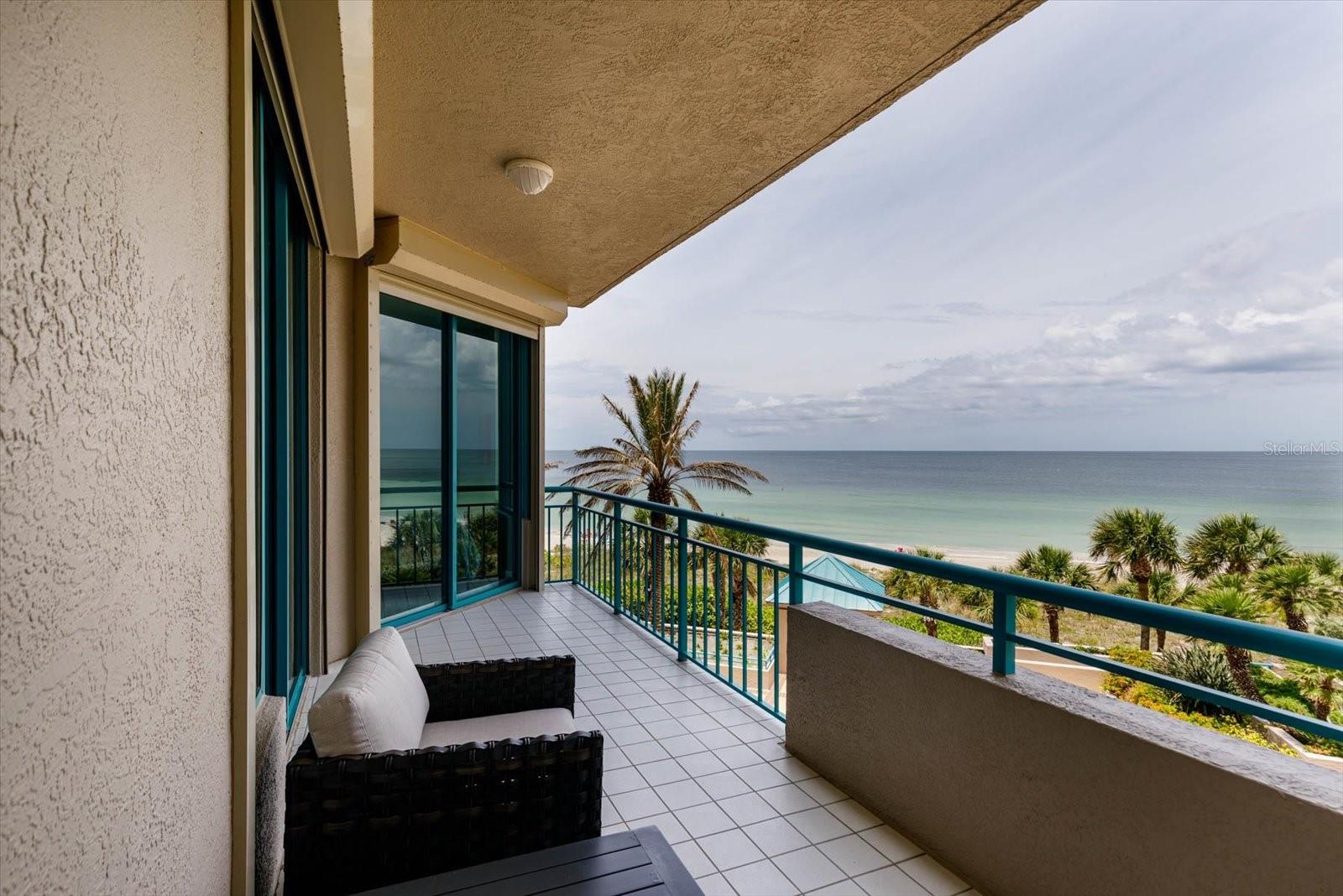 ULTIMAR THREE CONDO - Residential