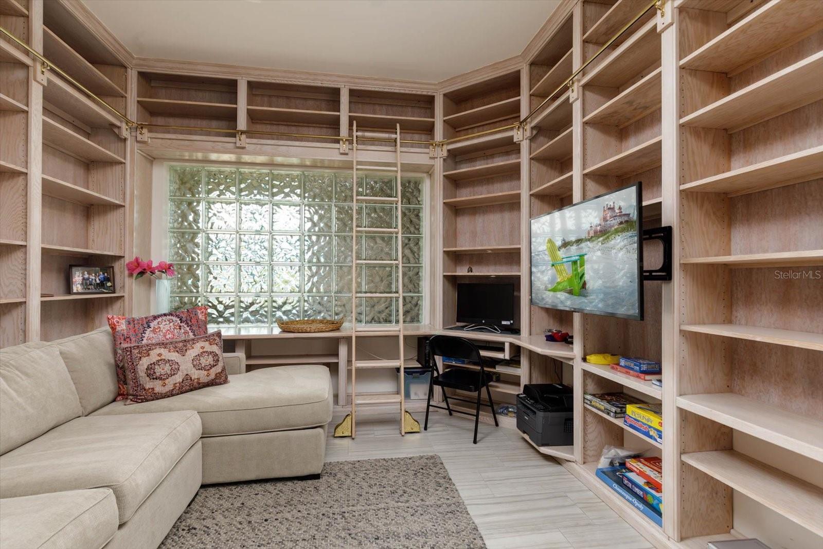 ULTIMAR THREE CONDO - Residential