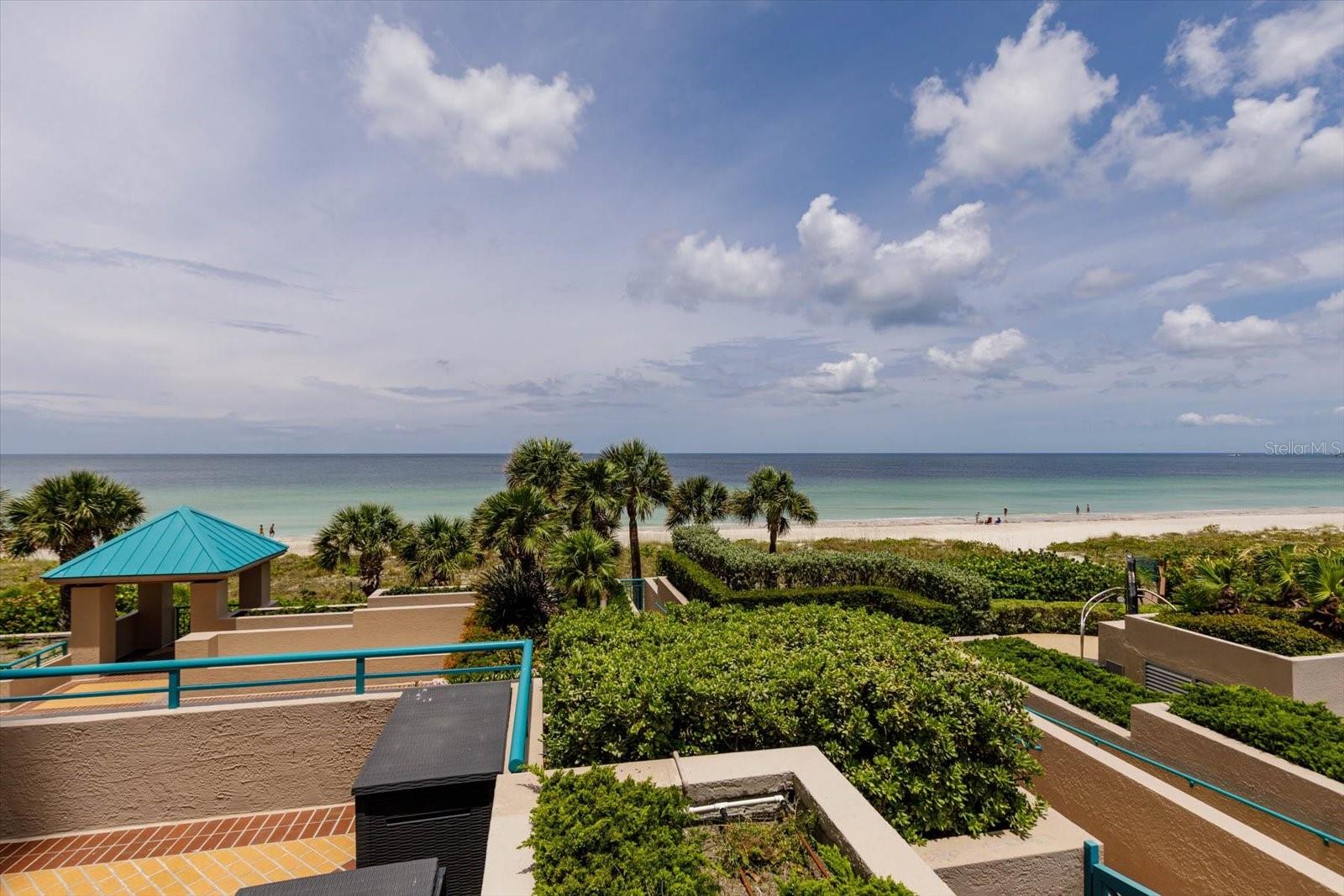 ULTIMAR THREE CONDO - Residential