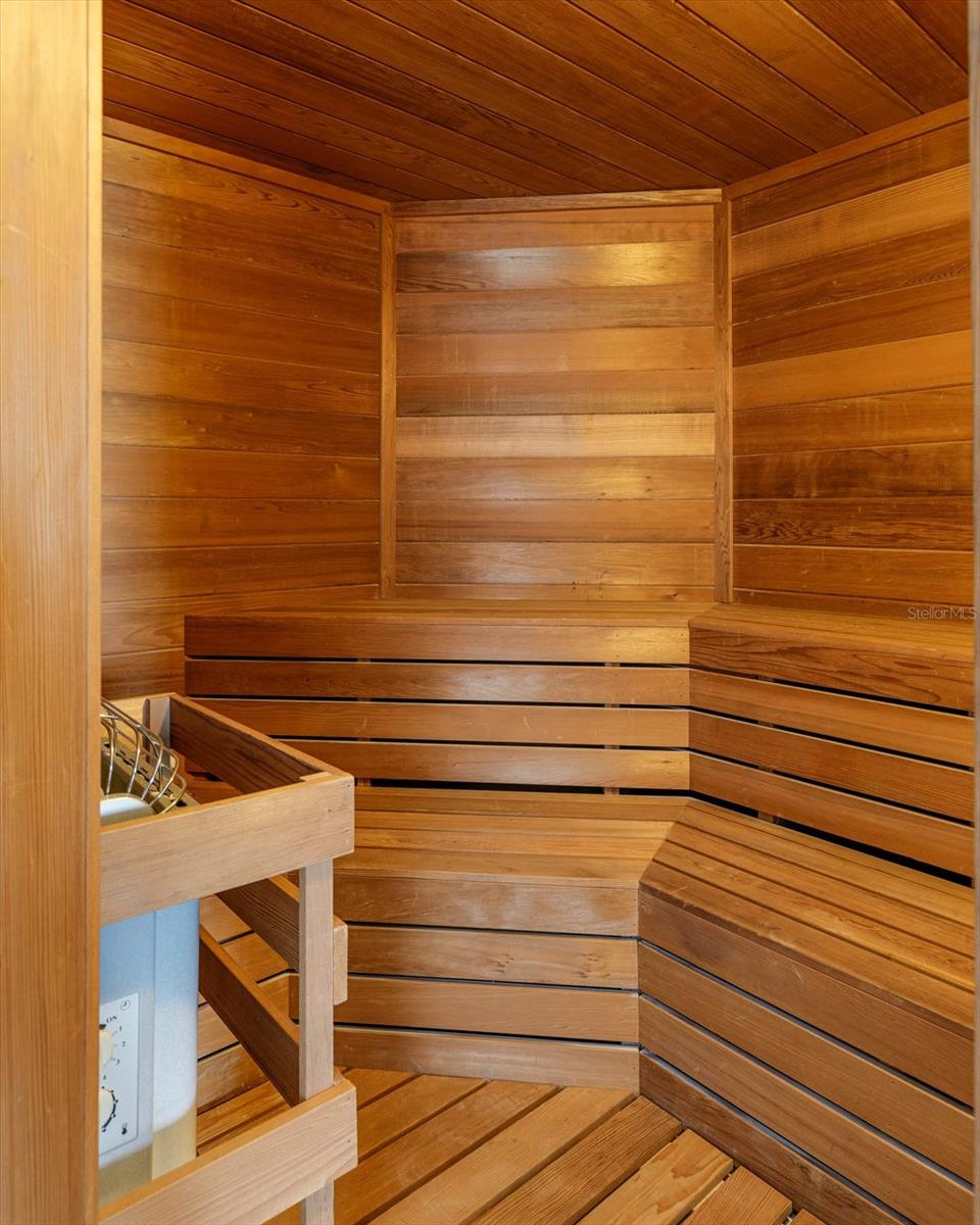 ULTIMAR THREE CONDO - Residential