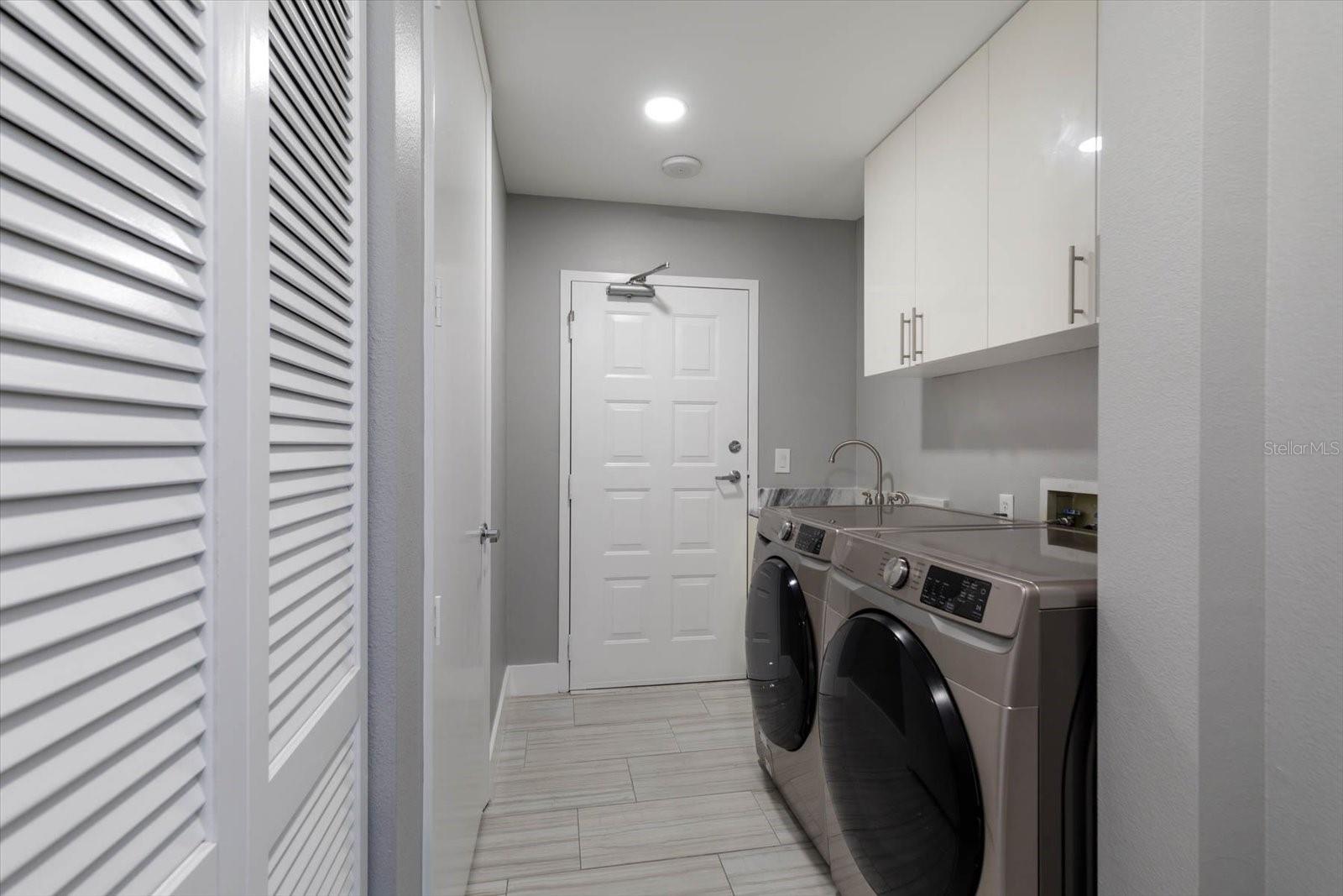 ULTIMAR THREE CONDO - Residential