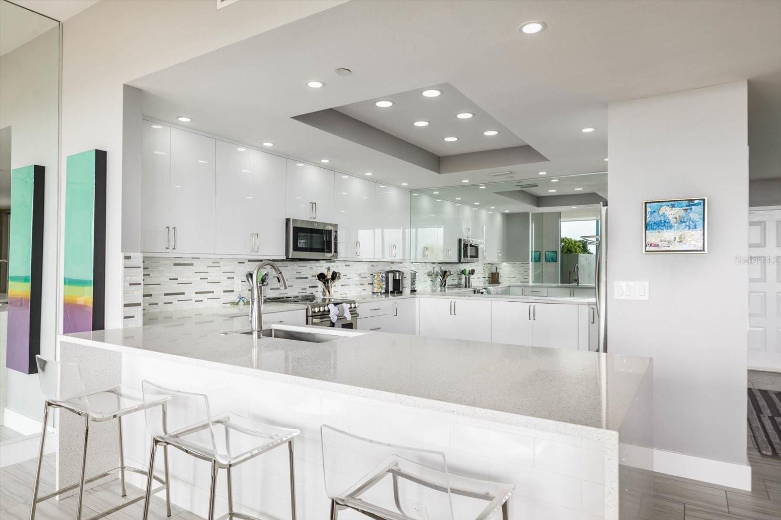 ULTIMAR THREE CONDO - Residential