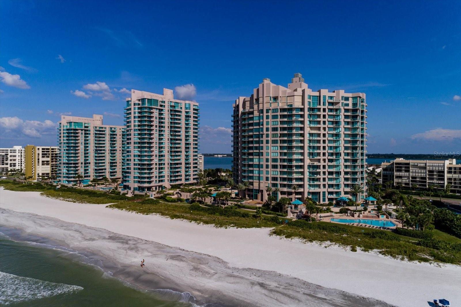 ULTIMAR THREE CONDO - Residential