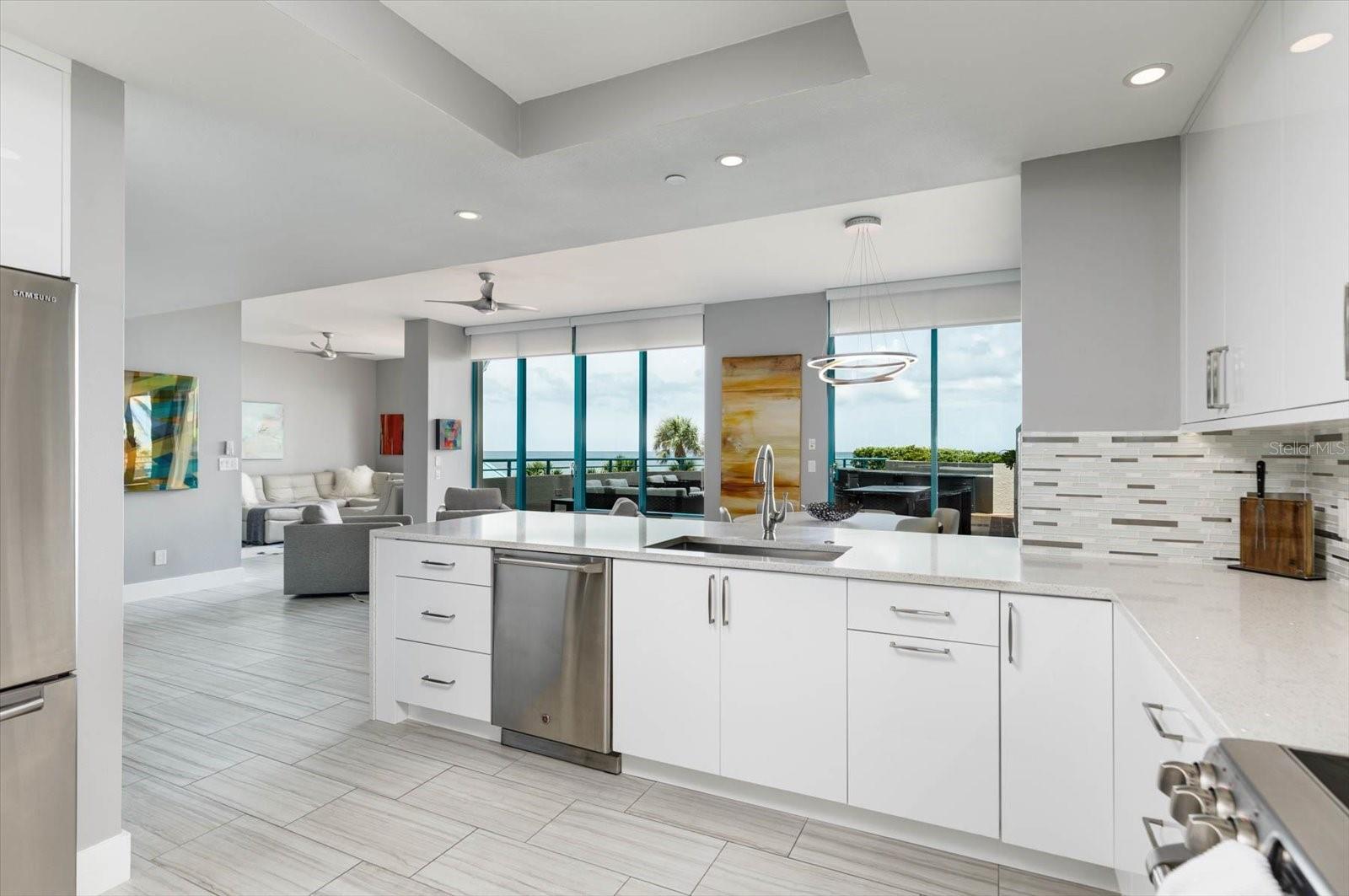 ULTIMAR THREE CONDO - Residential