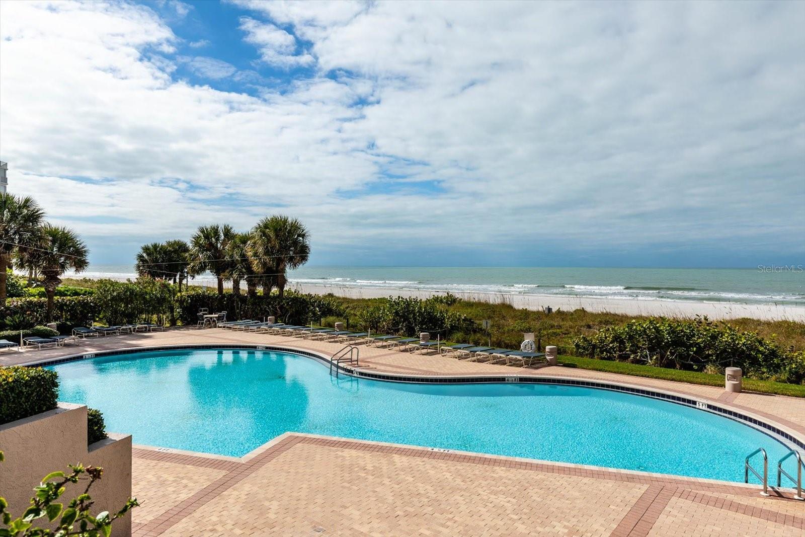 ULTIMAR THREE CONDO - Residential