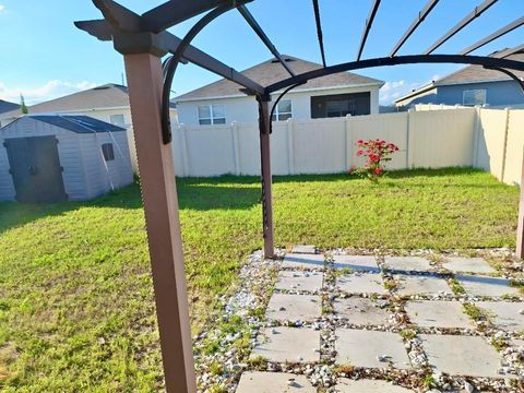 A home in WINTER HAVEN