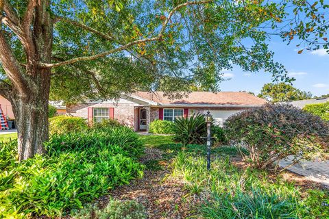 Photo of 185 Lagoon Rd, Winter Haven, FL 33884 (MLS # P4936898)