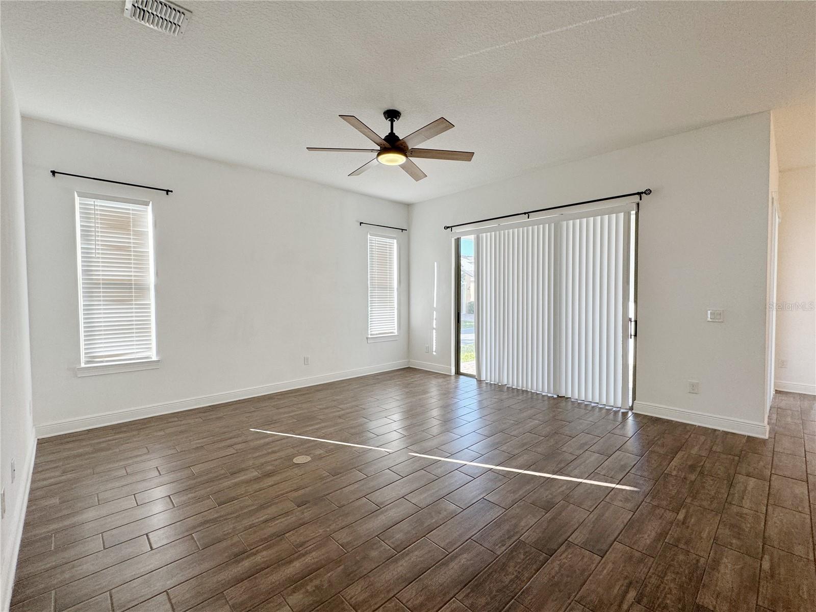 WATERSIDE/JOHNS LK-PH 2A - Residential Lease