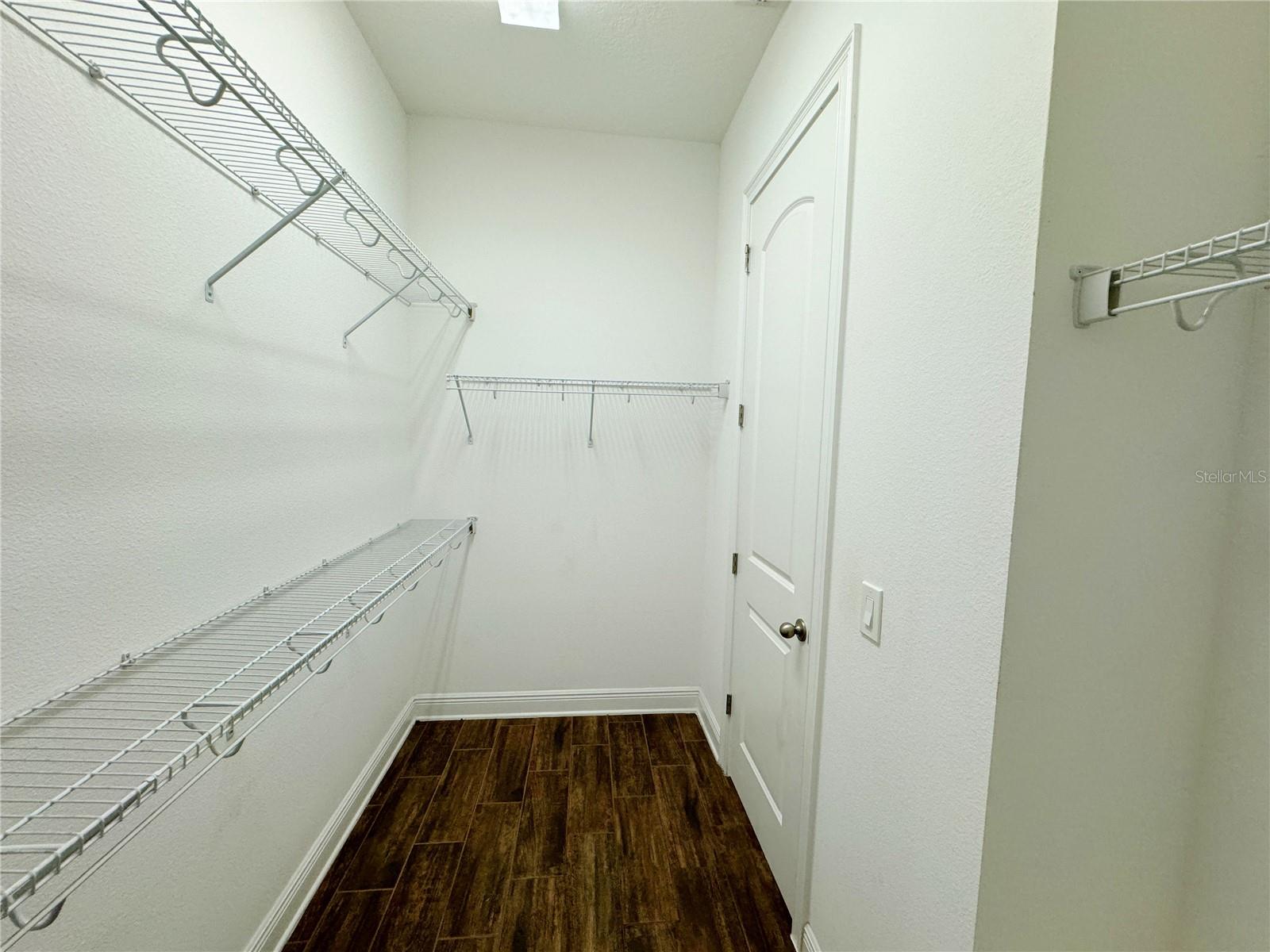 WATERSIDE/JOHNS LK-PH 2A - Residential Lease