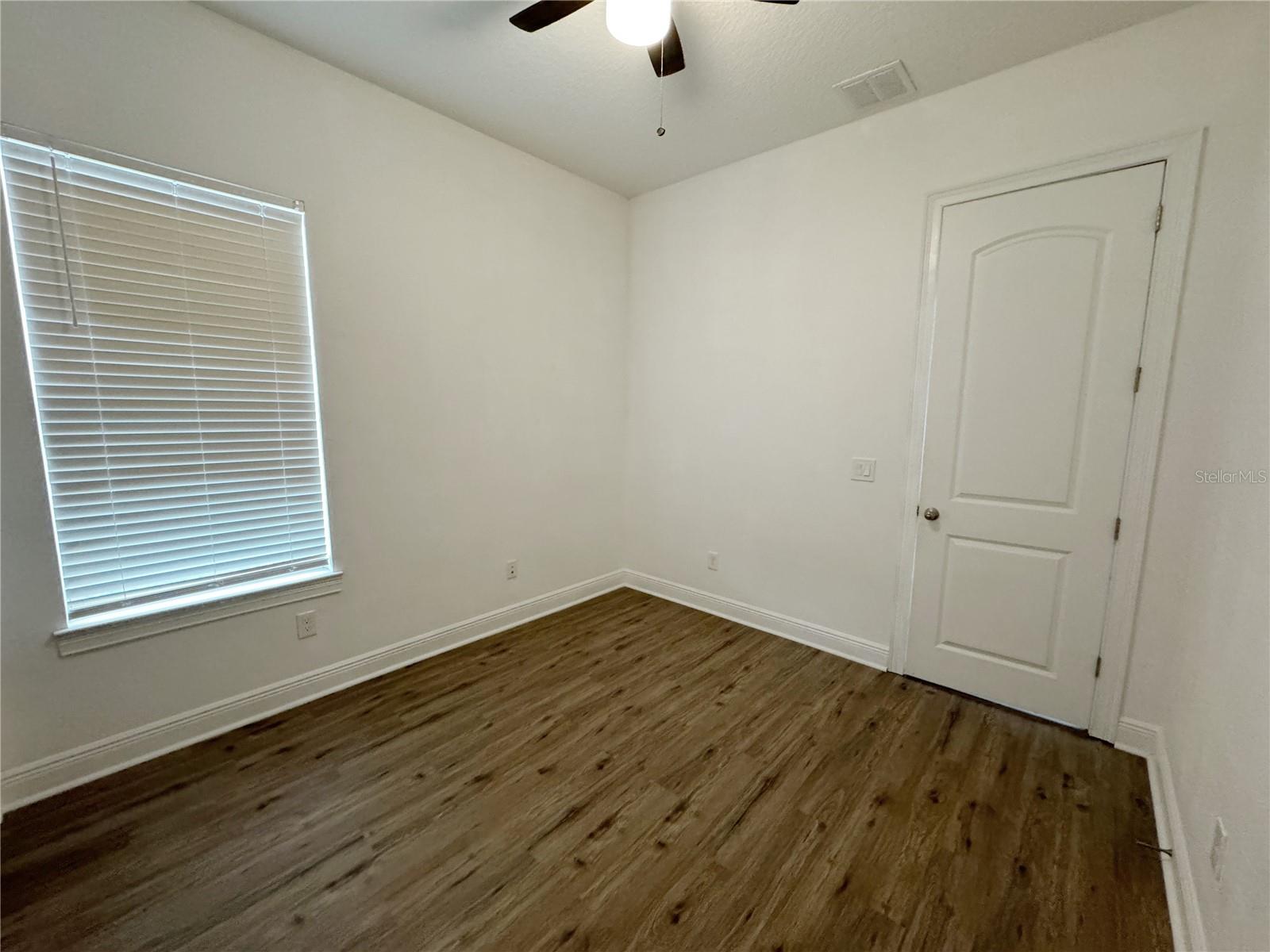 WATERSIDE/JOHNS LK-PH 2A - Residential Lease