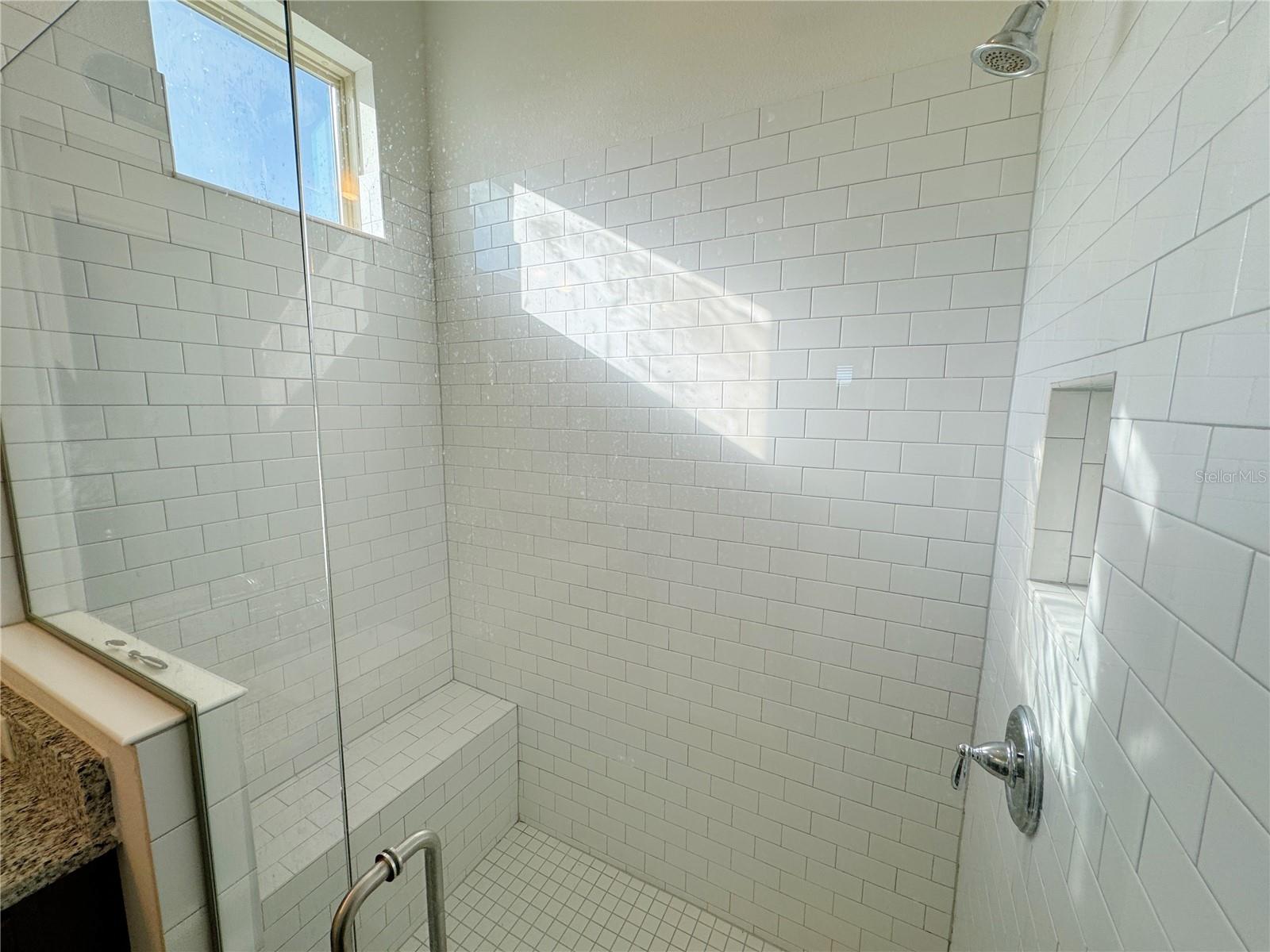 WATERSIDE/JOHNS LK-PH 2A - Residential Lease