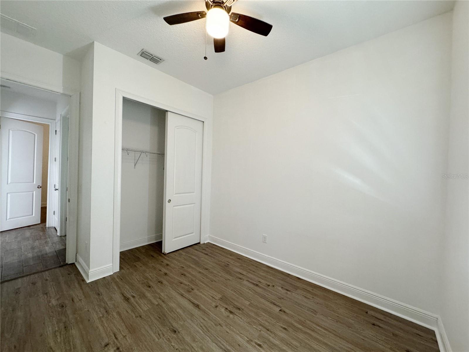 WATERSIDE/JOHNS LK-PH 2A - Residential Lease