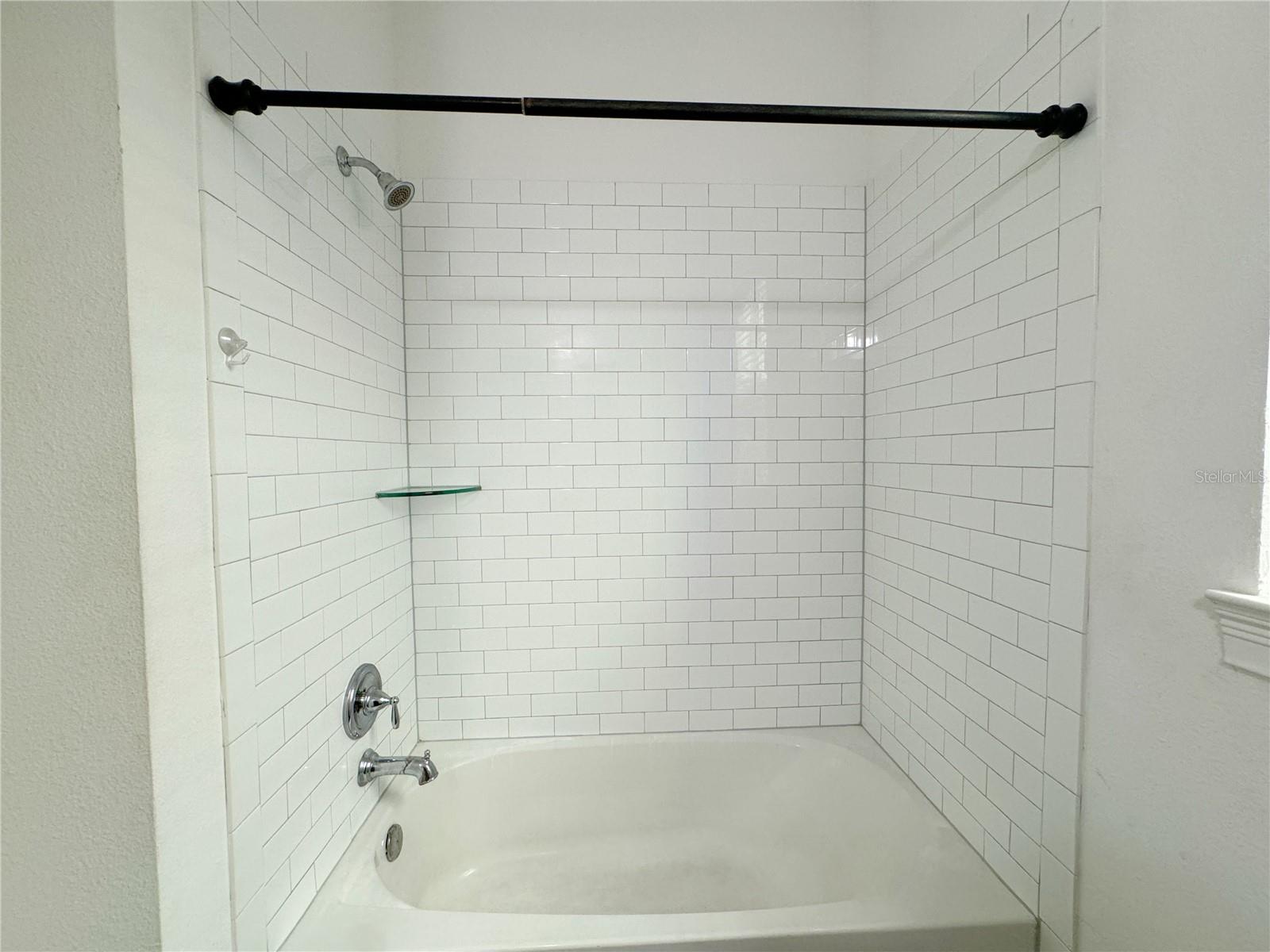 WATERSIDE/JOHNS LK-PH 2A - Residential Lease