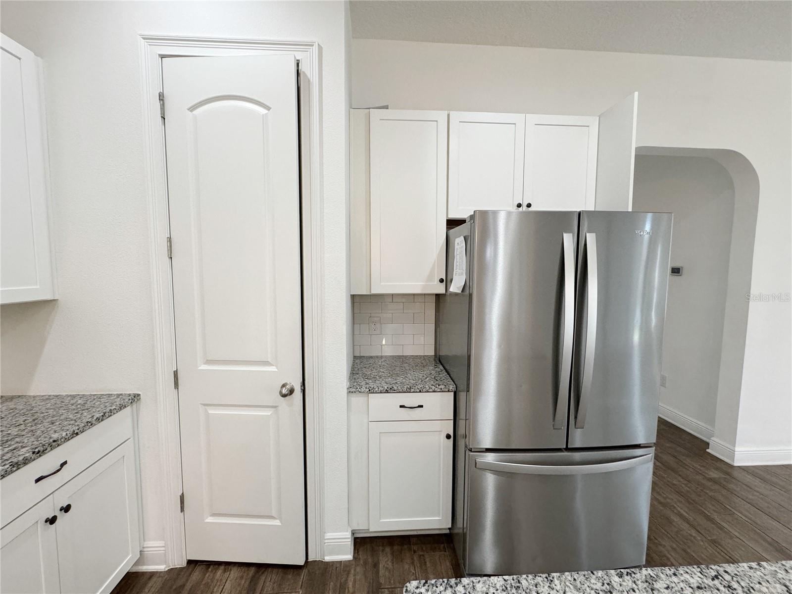 WATERSIDE/JOHNS LK-PH 2A - Residential Lease