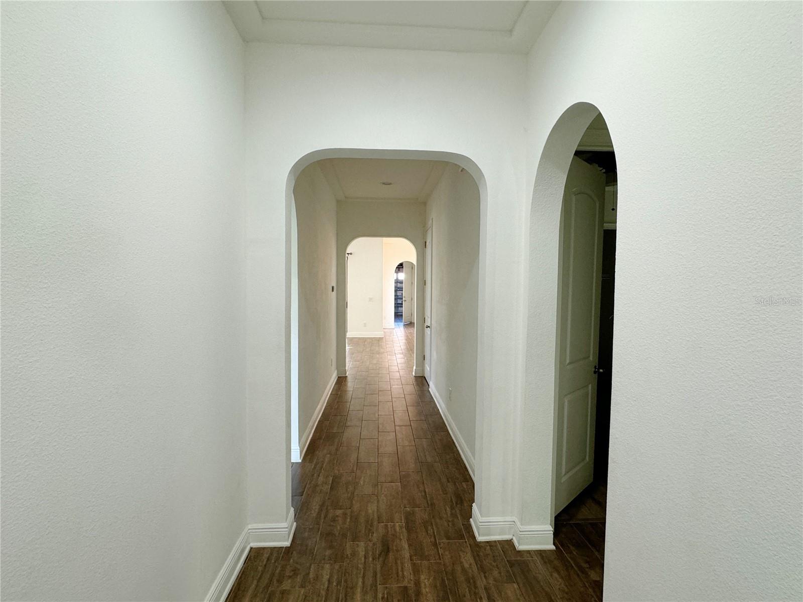 WATERSIDE/JOHNS LK-PH 2A - Residential Lease