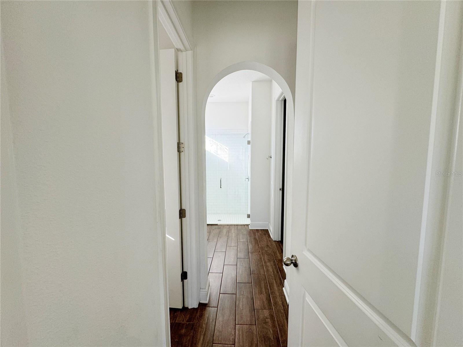 WATERSIDE/JOHNS LK-PH 2A - Residential Lease