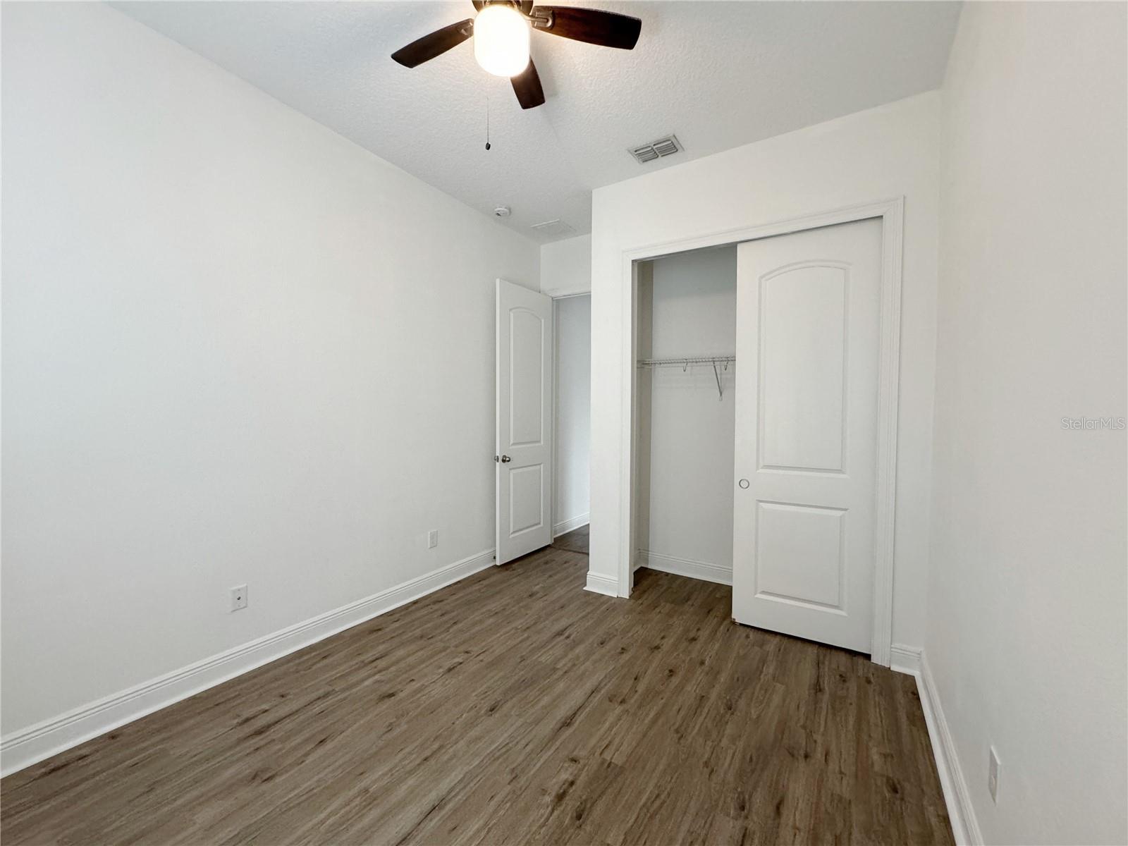 WATERSIDE/JOHNS LK-PH 2A - Residential Lease