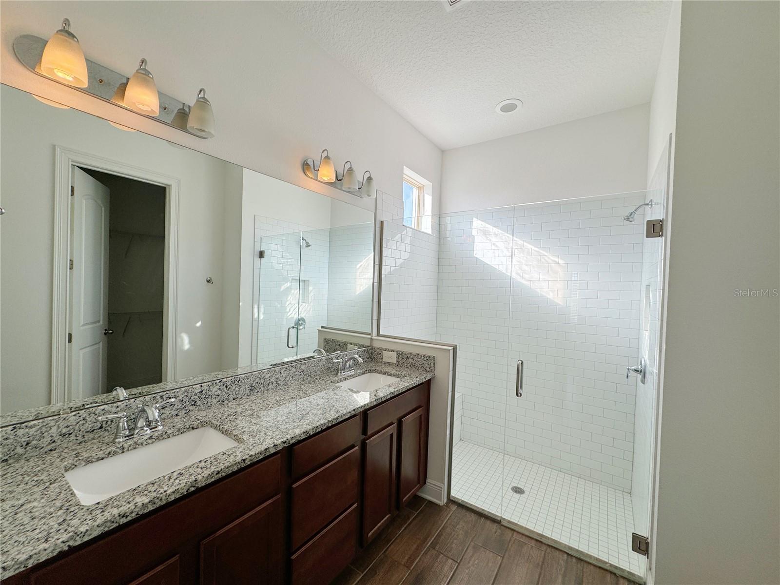 WATERSIDE/JOHNS LK-PH 2A - Residential Lease