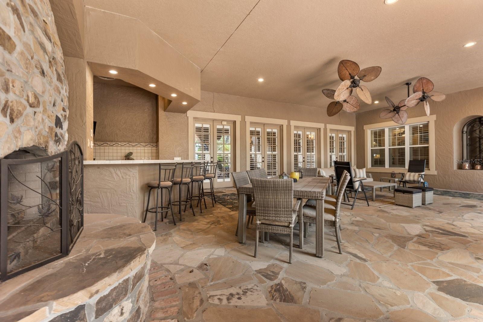 POSTAL GROVES - Residential