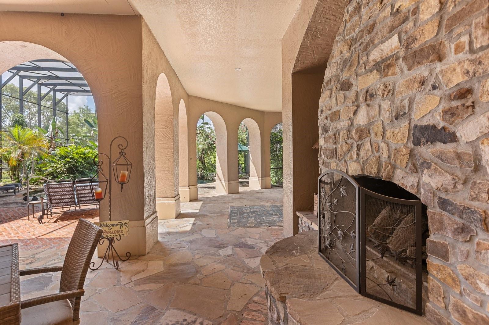 POSTAL GROVES - Residential