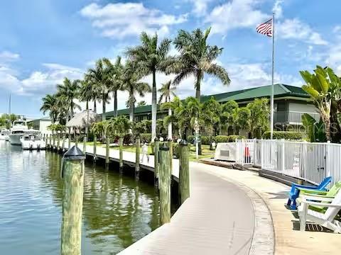 7150 N TAMIAMI TRAIL C216, SARASOTA, FL, 34243 3 7150 N TAMIAMI TRAIL C216