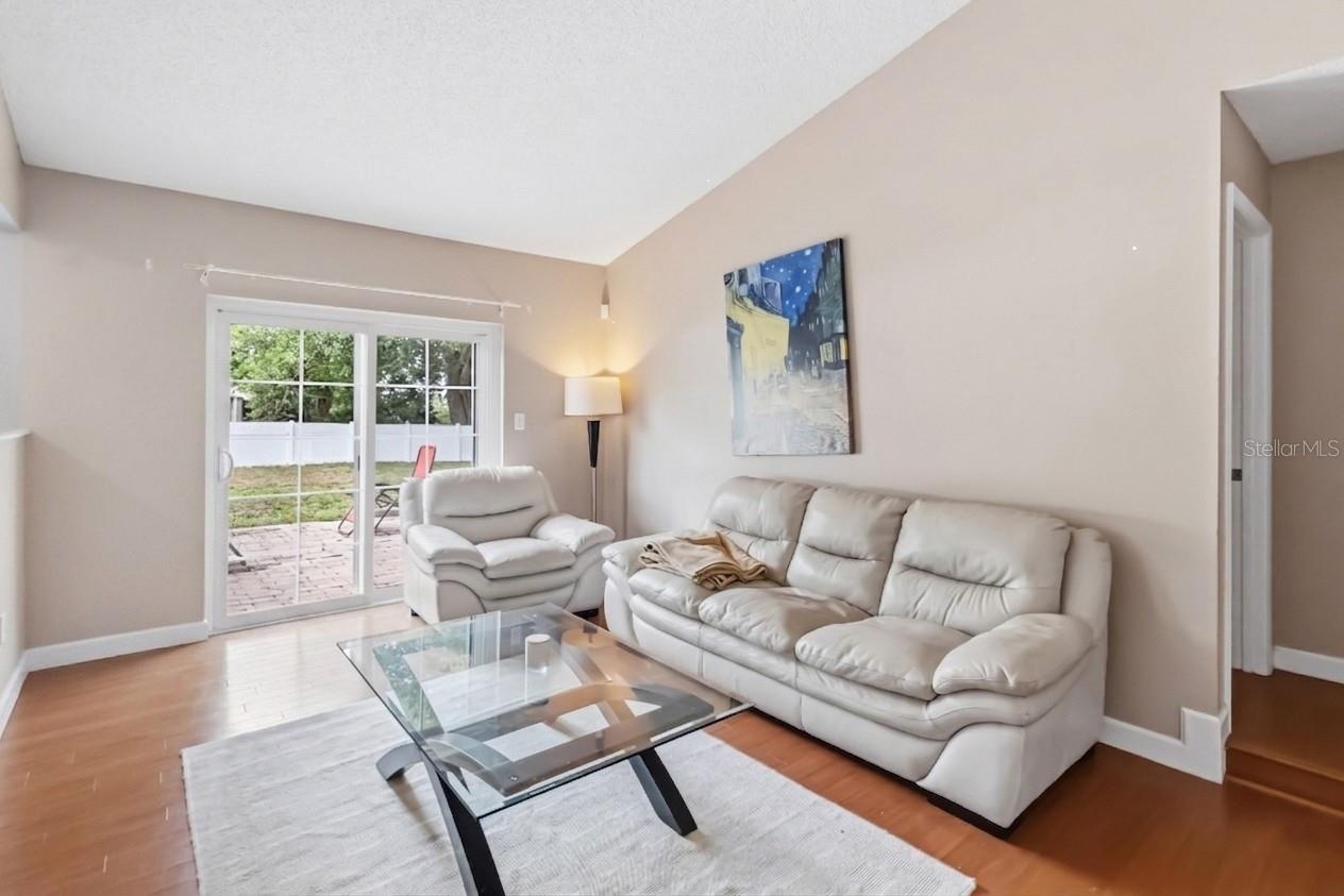 Casas a venda 2 - Jen Dantas 7832 BARBERRY DRIVE