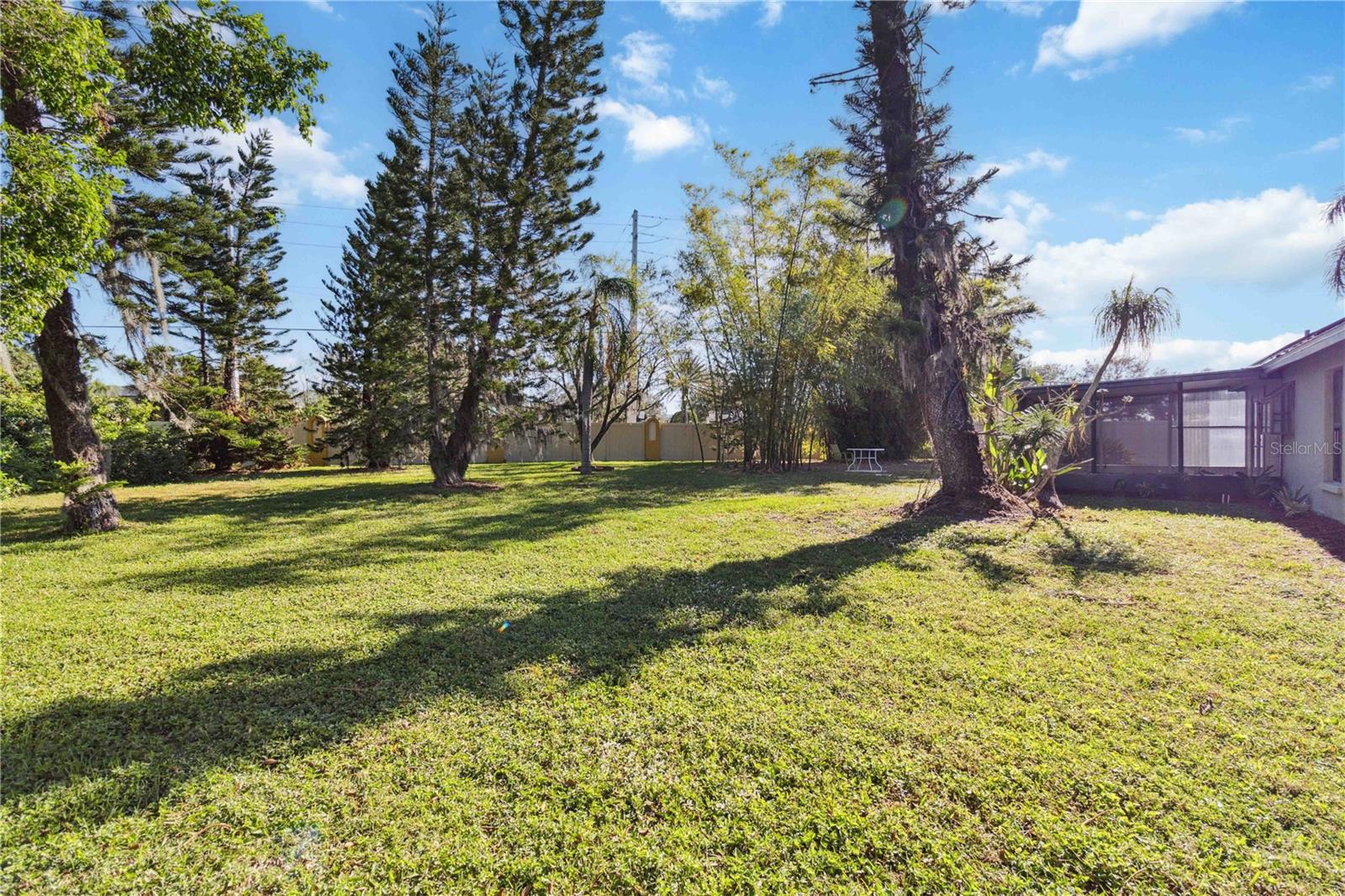 CENTRE LAKE - Residential Lease