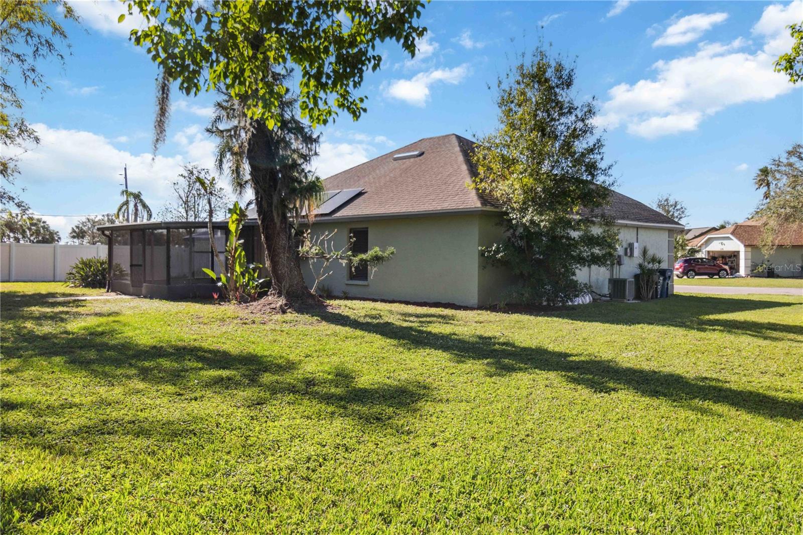 CENTRE LAKE - Residential Lease