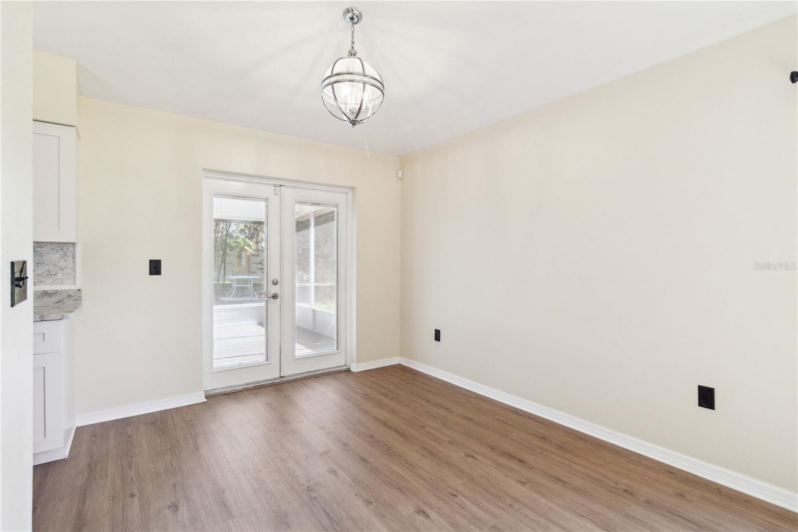 CENTRE LAKE - Residential Lease