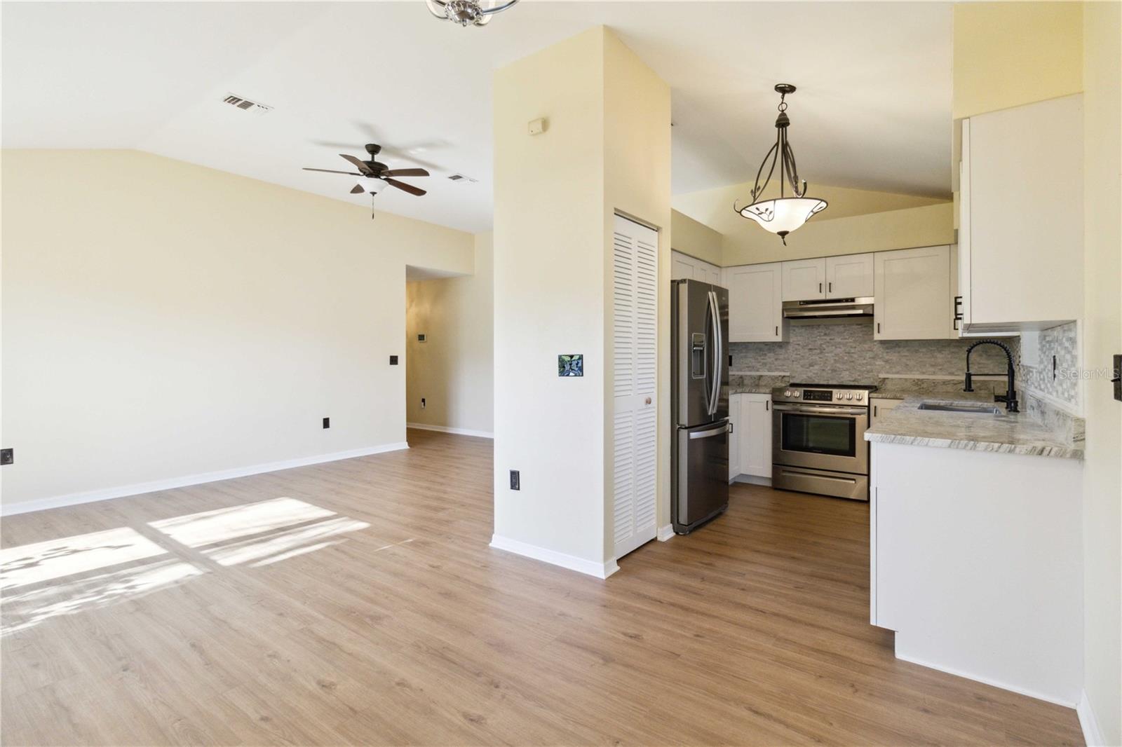 CENTRE LAKE - Residential Lease