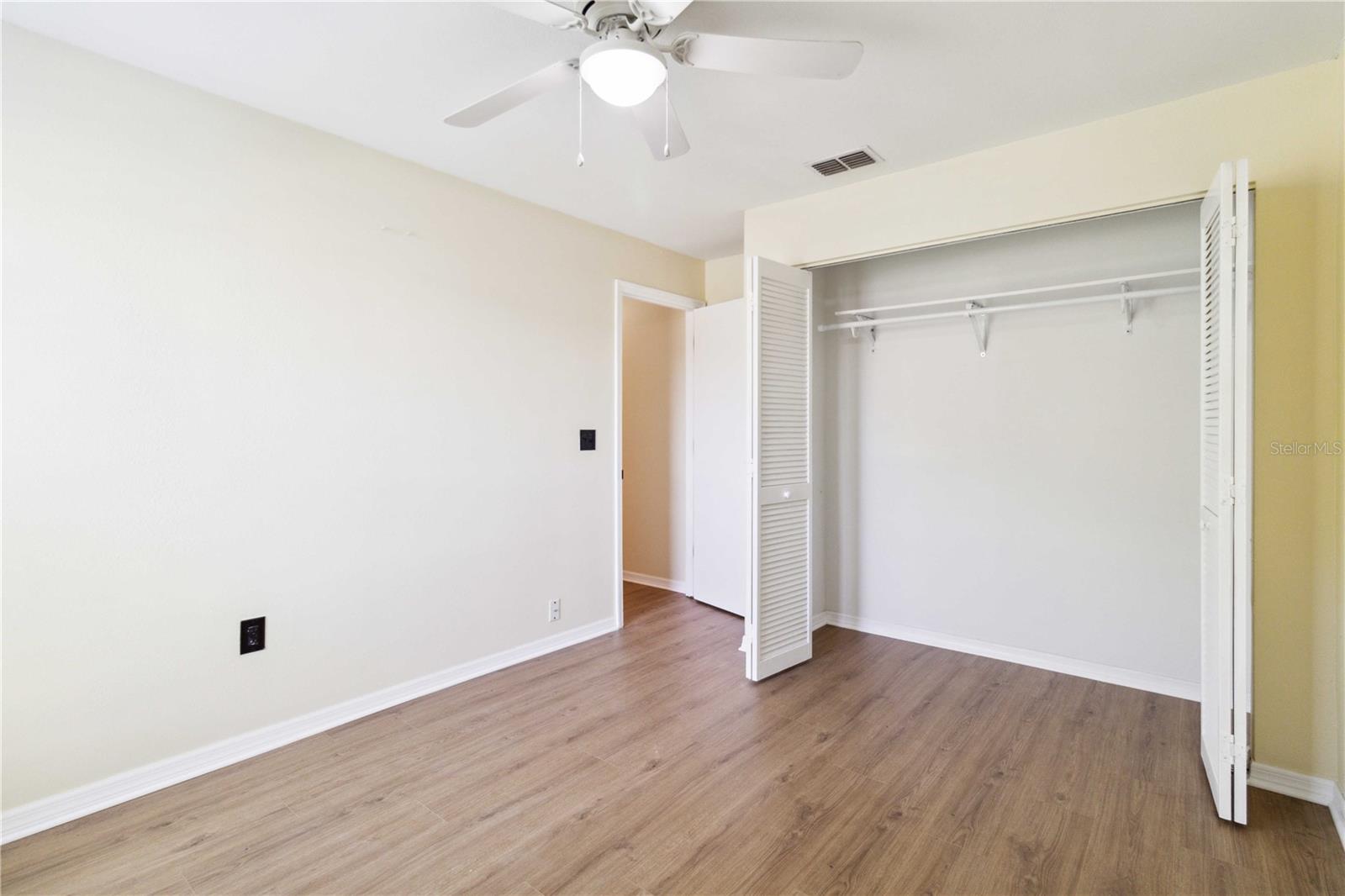 CENTRE LAKE - Residential Lease