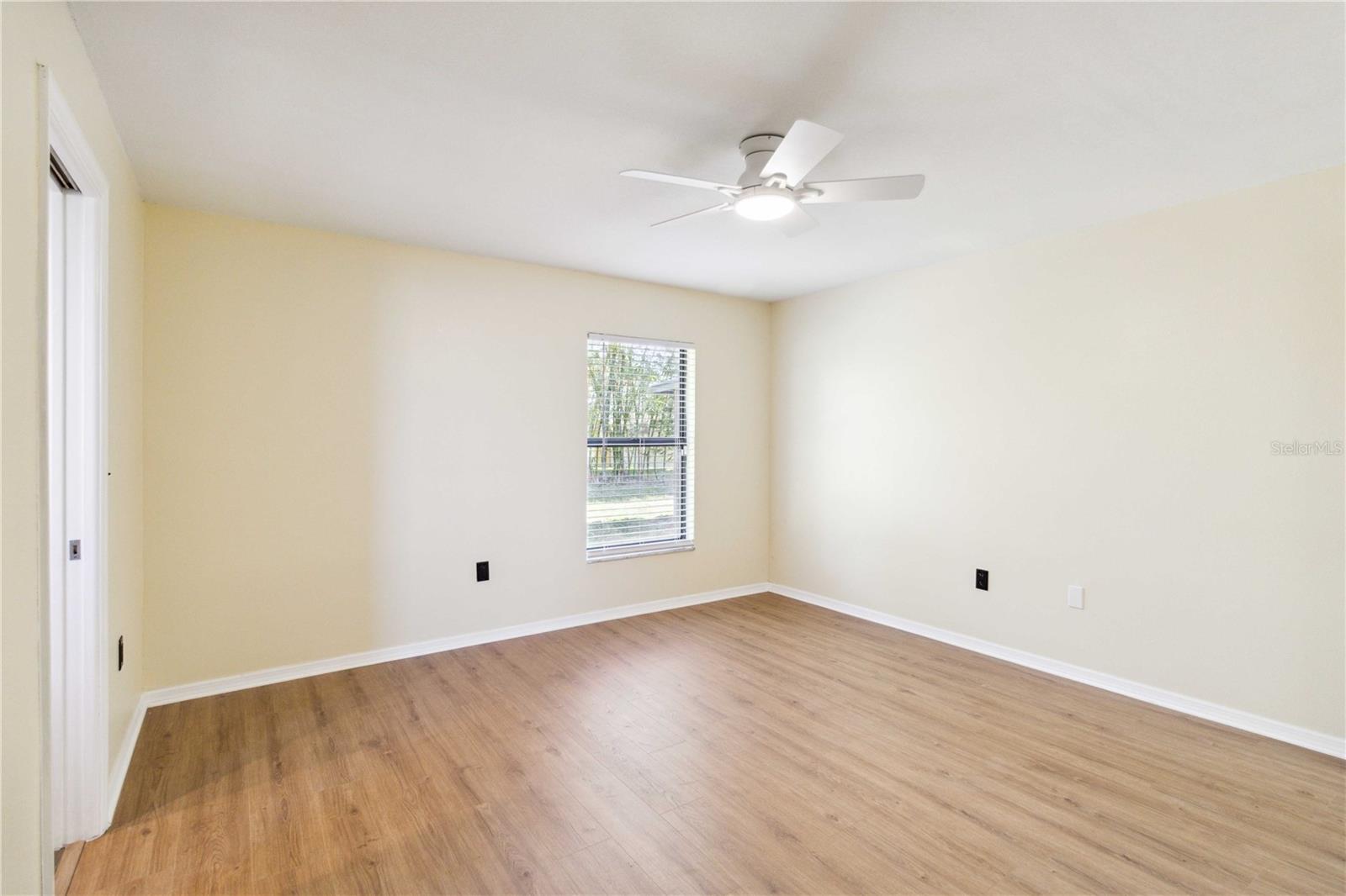 CENTRE LAKE - Residential Lease