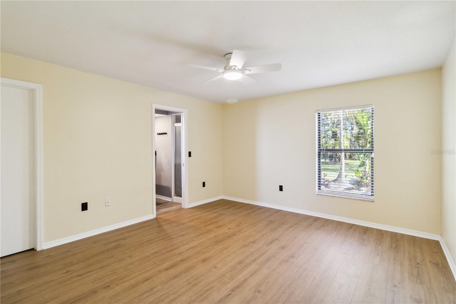 CENTRE LAKE - Residential Lease