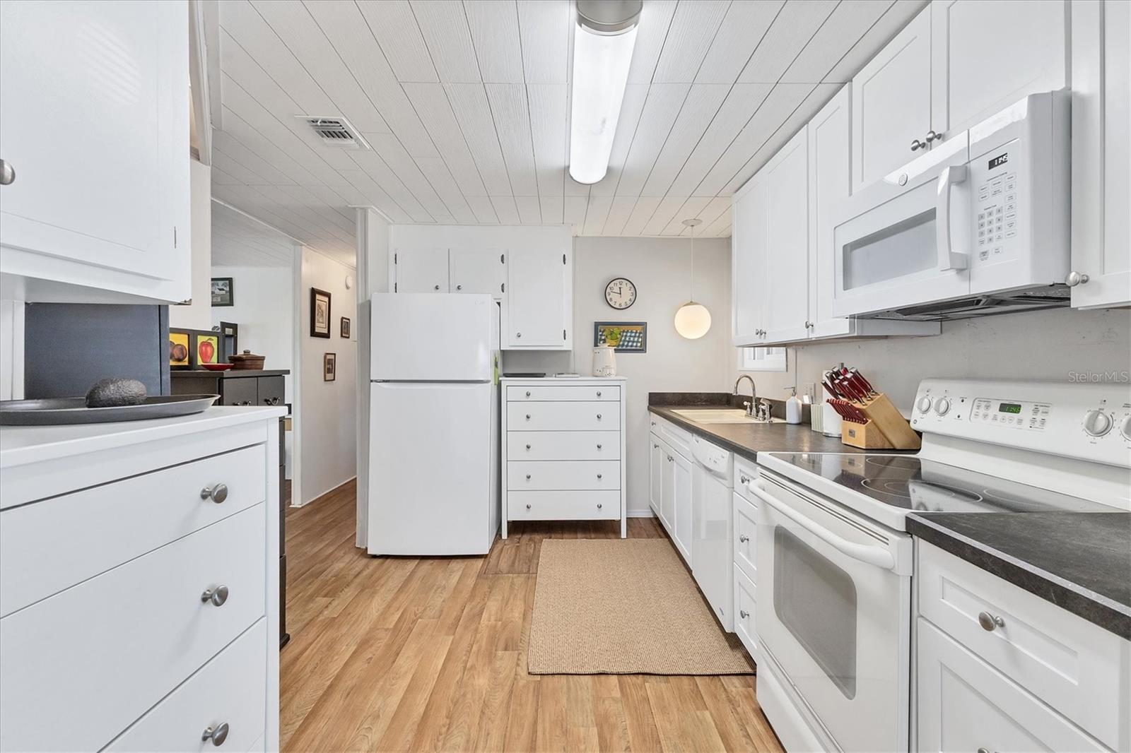 VENICE ISLE - Residential