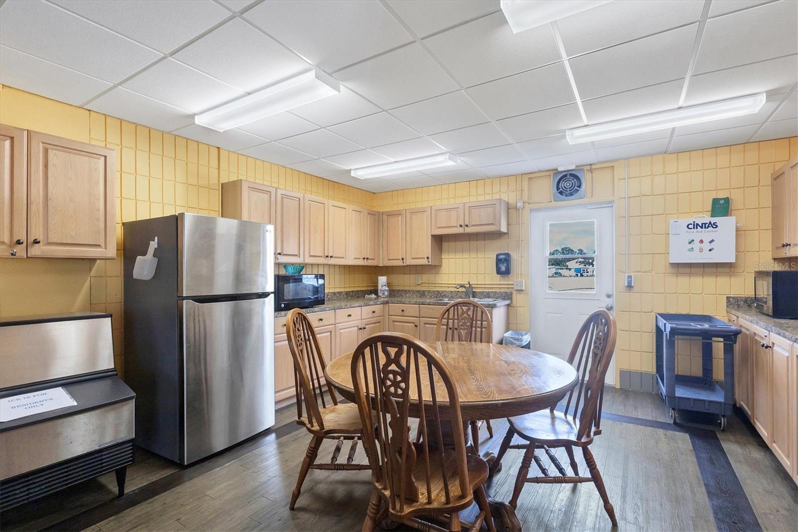 VENICE ISLE - Residential