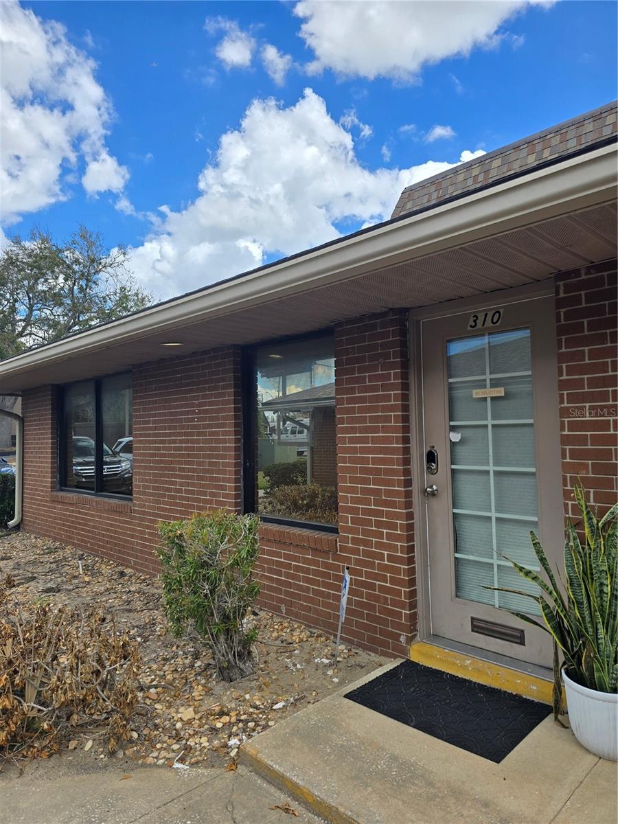 WINDTREE PROFESSIONAL CENTER PH 01 - Commercial Sale