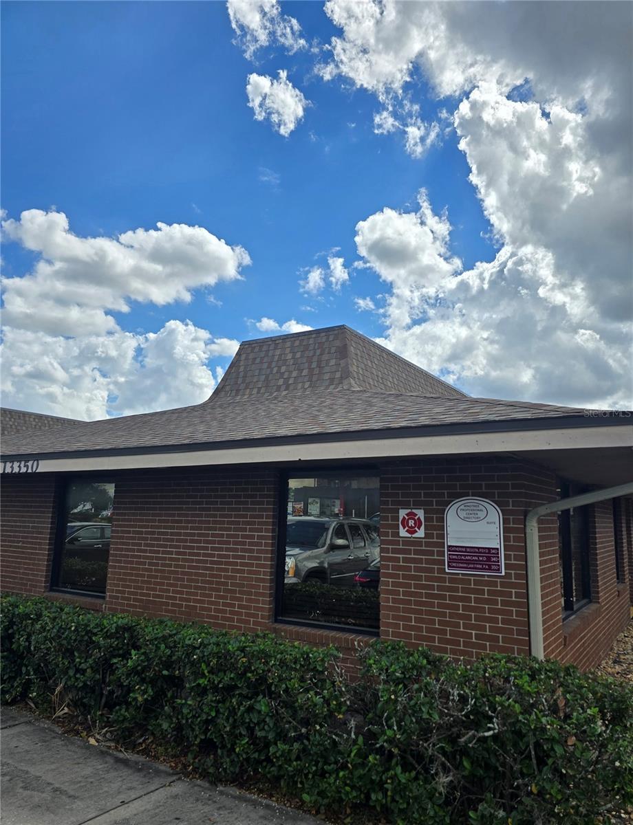 WINDTREE PROFESSIONAL CENTER PH 01 - Commercial Sale