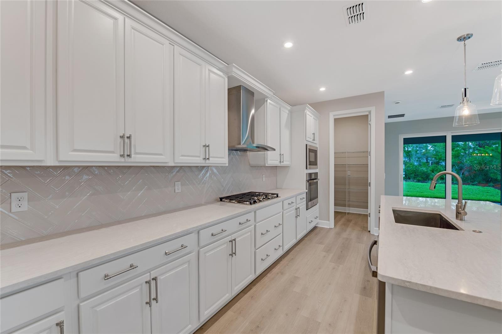 1258 VENICE COURT