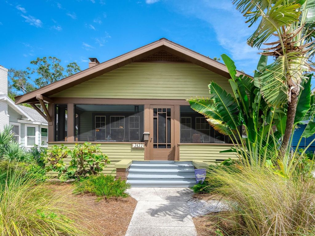 Photo of 2322 7th Avenue W, Bradenton, FL 34205 (MLS # A4664337)