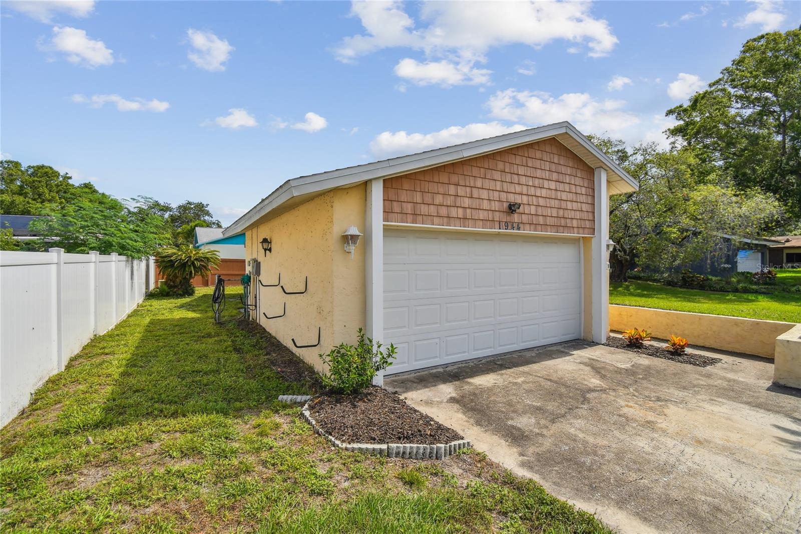 1944 HASTINGS LANE