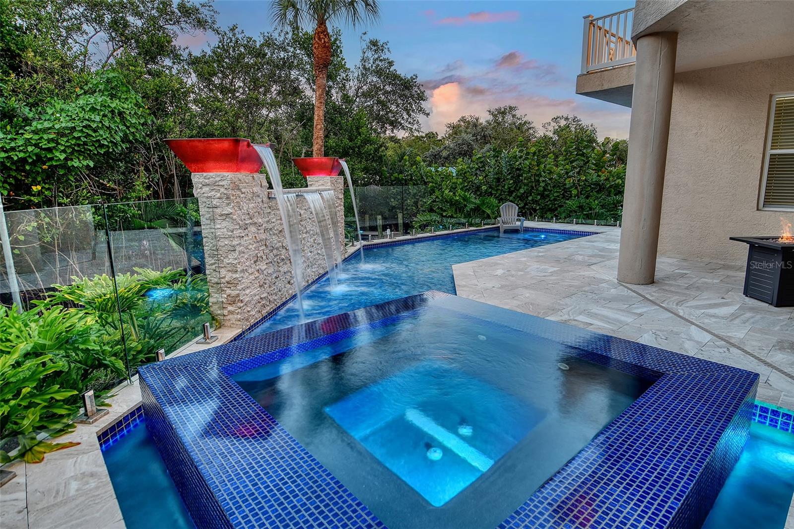 HAWKS HARBOR - Residential