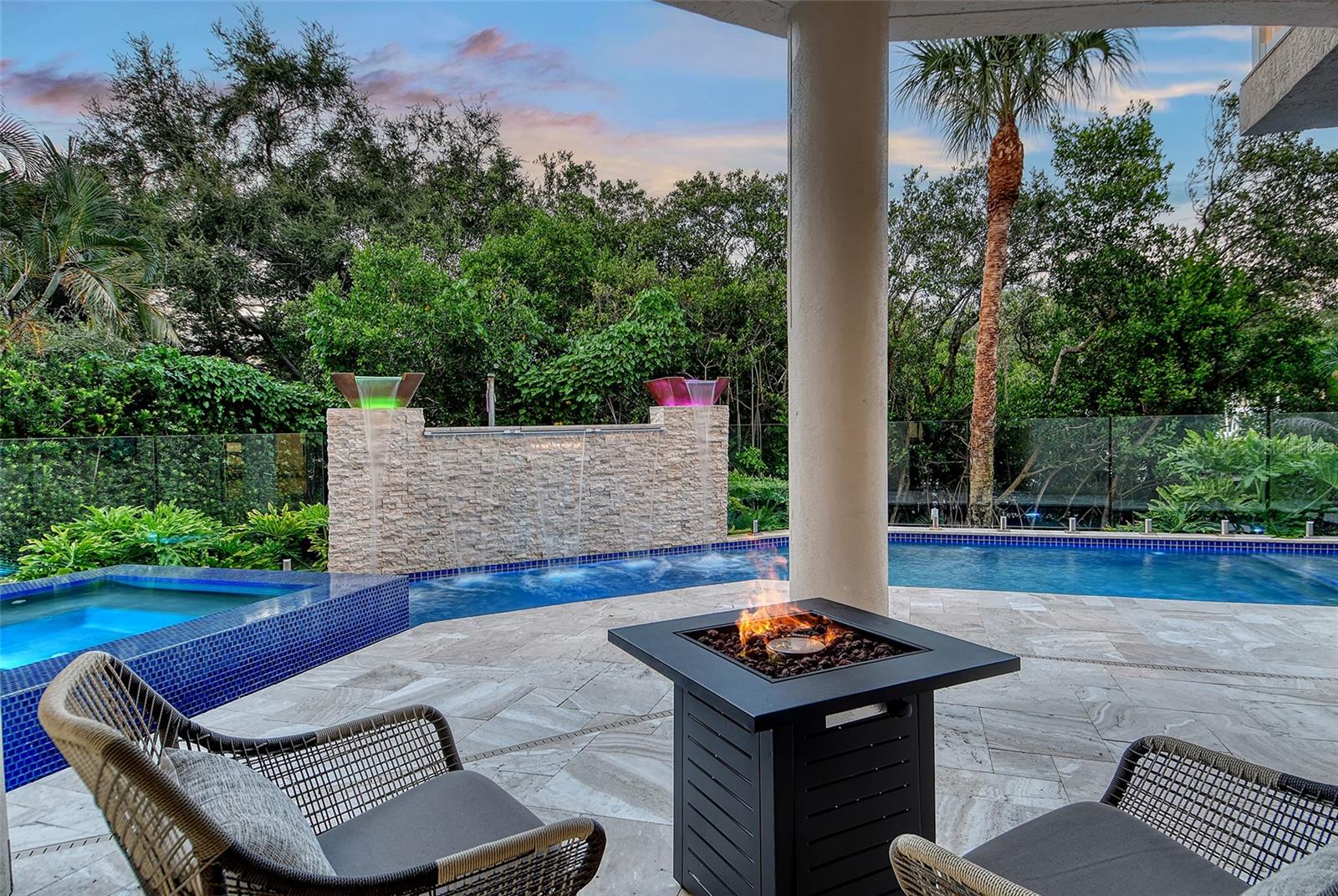 HAWKS HARBOR - Residential