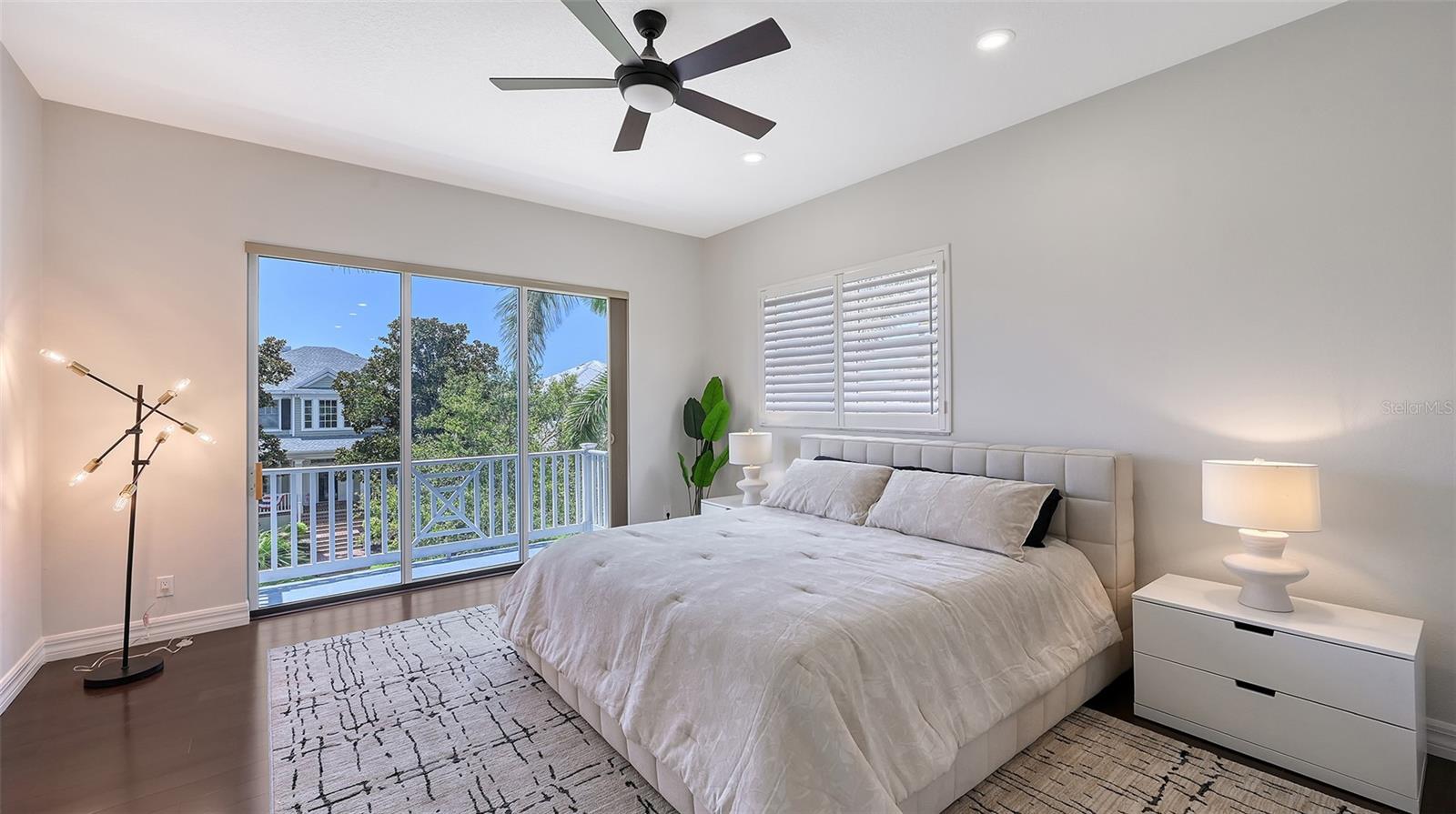 HAWKS HARBOR - Residential