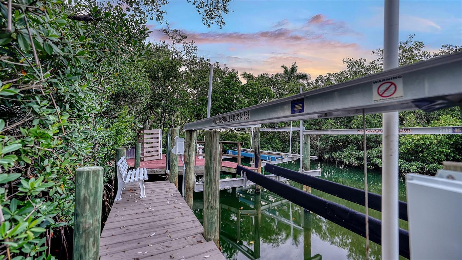 HAWKS HARBOR - Residential