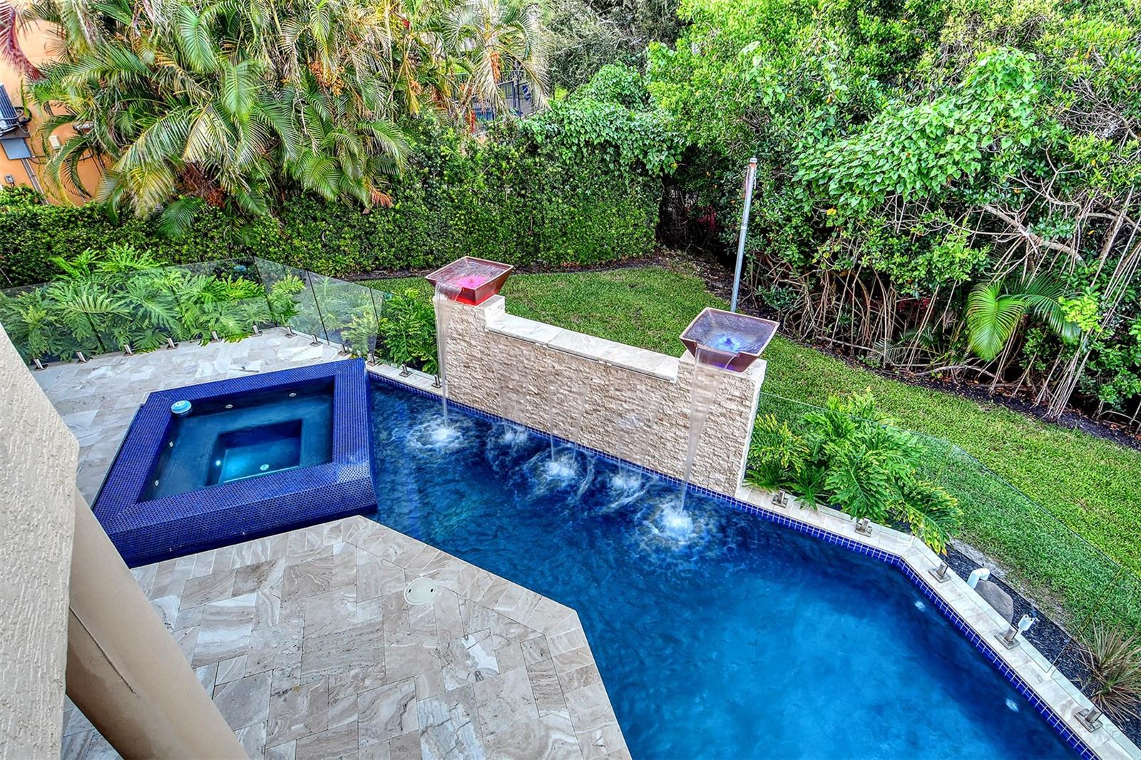 HAWKS HARBOR - Residential